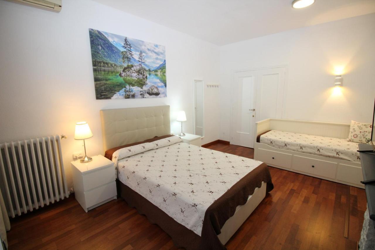 Rooms Viladomat Барселона Екстериор снимка