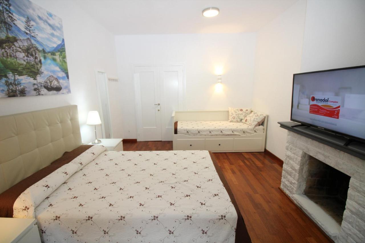 Rooms Viladomat Барселона Екстериор снимка