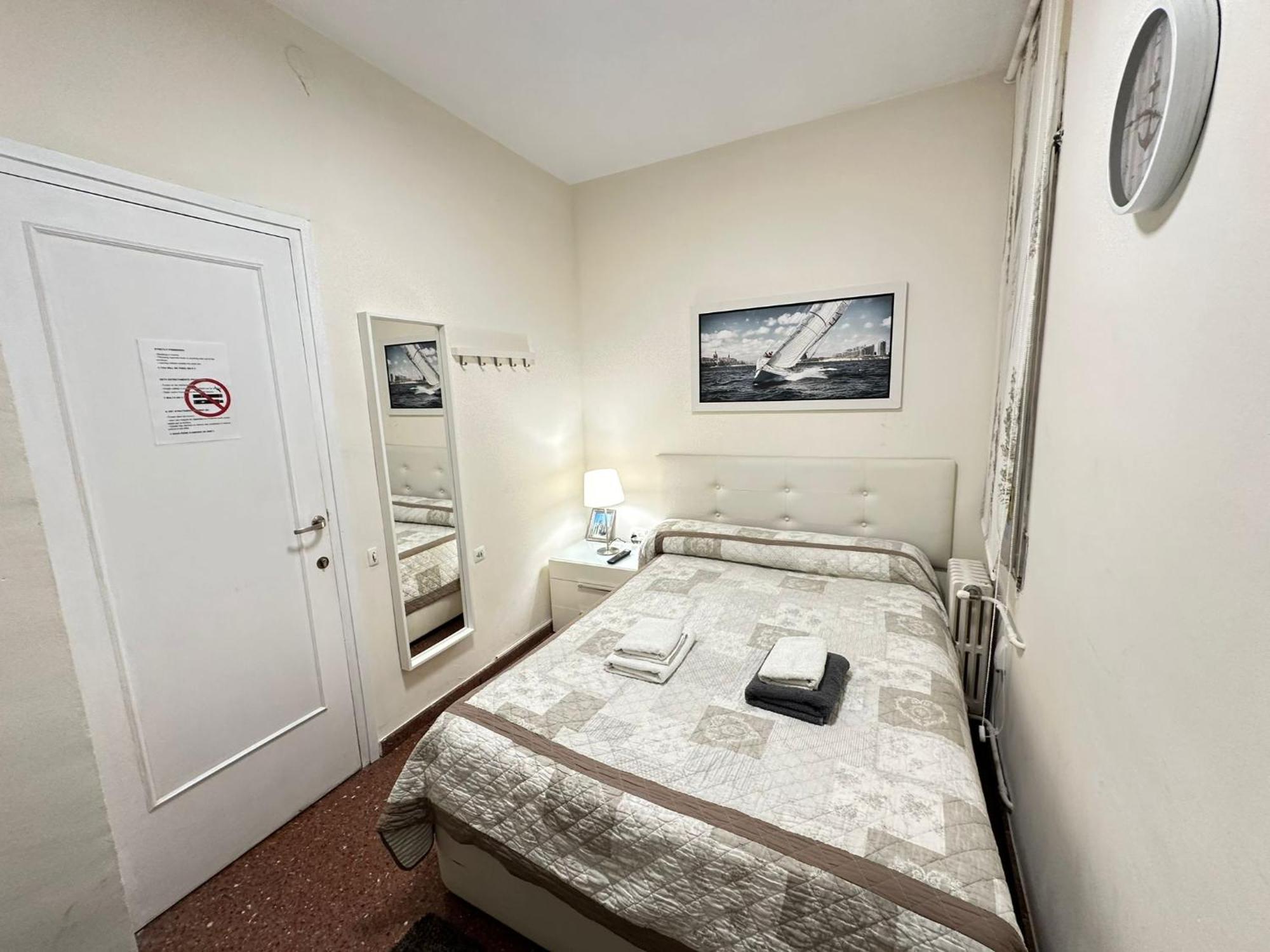 Rooms Viladomat Барселона Екстериор снимка